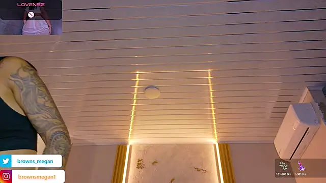 Chat +18 de Megan_browns1 ao vivo