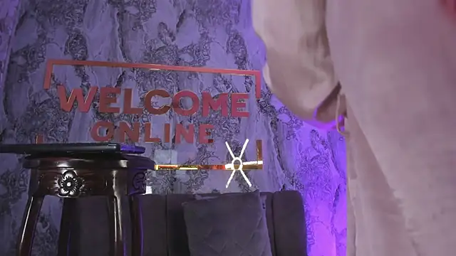 Adonis_hot's Live XXX Chat