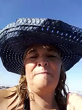 momismilf544's Live XXX Chat