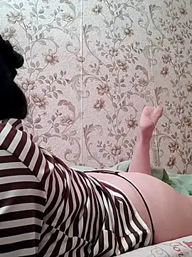 Zulfiya_Bruce Pertunjukan Webcam