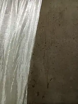 AOlinwHallu: διαδικτυακό σόου στην κάμερα