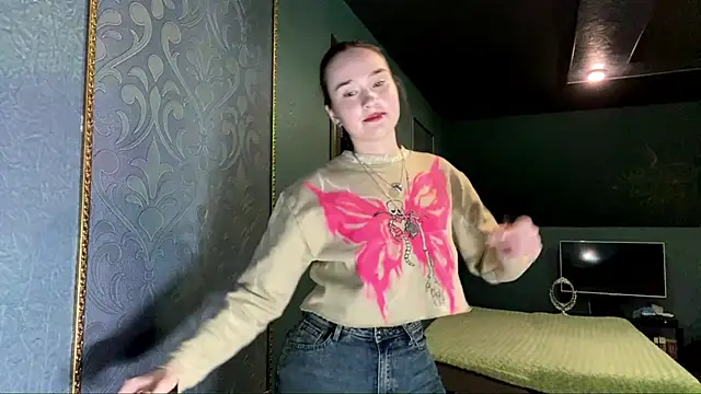 CarmelaLiebherr Adlı Modelin Canlı XXX Sohbeti