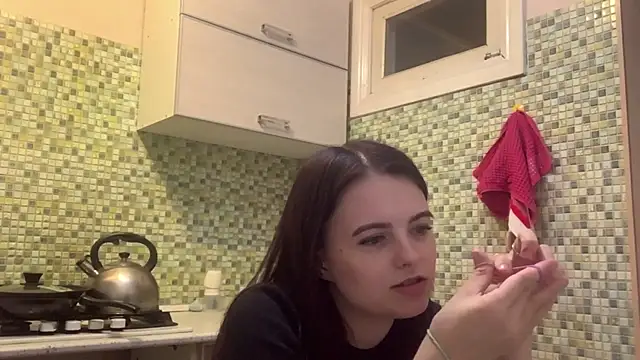 KikiAminon Live XXX chat