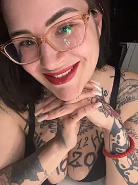 NyxTattoo 即時 XXX 聊天