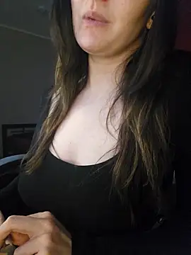 Alina_Lamour 即時 XXX 聊天