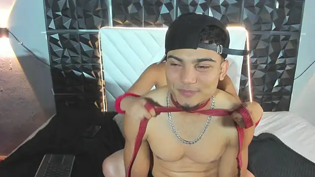 Kati_montero_: διαδικτυακό σόου στην κάμερα