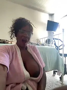 Czat XXX na żywo – Bustykeyla