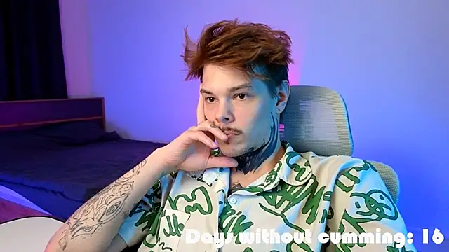 DENIS_HERE webkamerás műsora