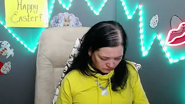 LauraFinn 即時 XXX 聊天