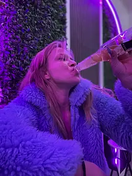 AnastasiaAniess Adlı Modelin Canlı XXX Sohbeti