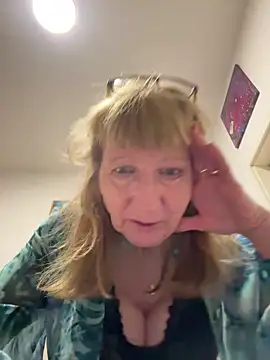 MatureKim's Live XXX Chat