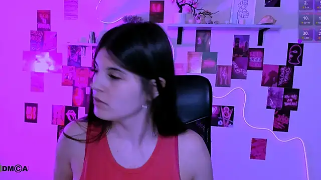 lizzie_boom_ Adlı Modelin Canlı XXX Sohbeti