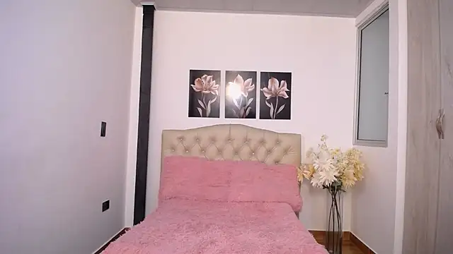 pinky_f00x: онлайн-секс-чат