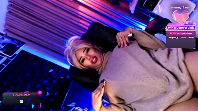 KYLIE_SHEMALE 网络视讯表演