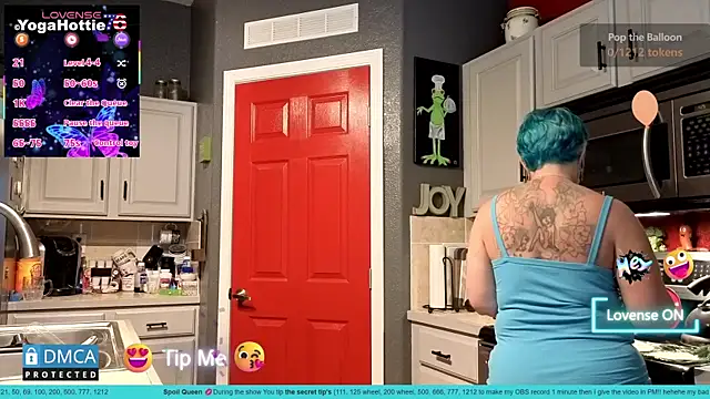 YogaHottie76 Adlı Modelin Canlı XXX Sohbeti