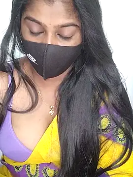 Tamil_Azhaghi Adlı Modelin Canlı XXX Sohbeti