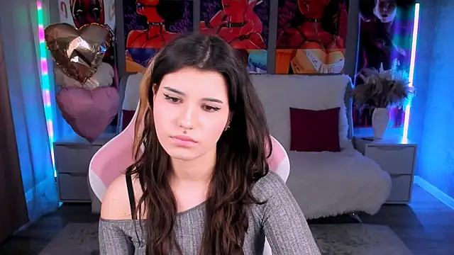 دردشة AnoraDark الجنسية المباشرة