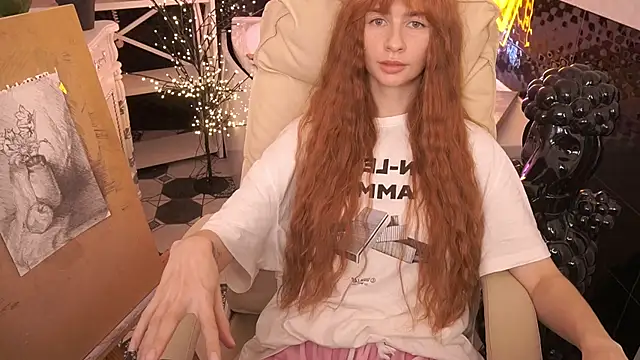 Nicol_Moonn Show in webcam