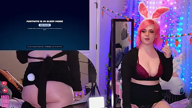 Chat XXX en directo de Angel-Lewd-Cake