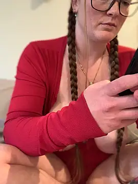 Chat XXX ao vivo de PussiesnCream_