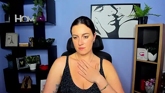 FUN_AMI Adlı Modelin Canlı XXX Sohbeti