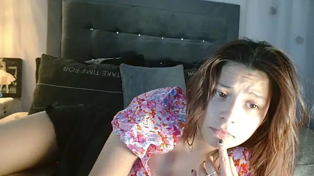 Chat +18 de 3littles ao vivo