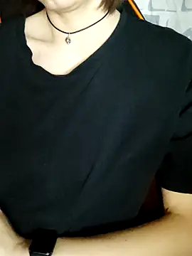 Chat +18 de Aashikalaa ao vivo