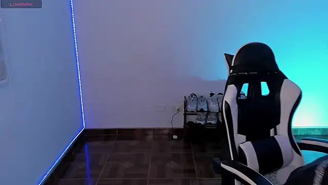 Chat XXX ao vivo de oliver_kyy