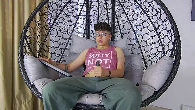 Chat +18 de alex_noa ao vivo