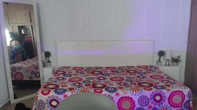 IvyShine7's Live XXX Chat