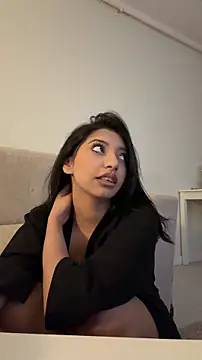 Viviennn3's Webcam Show