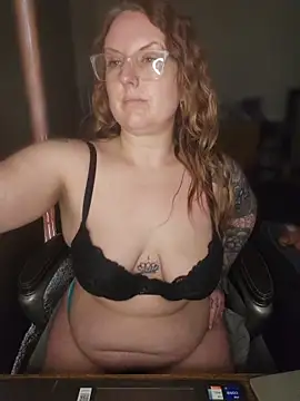 TattedMamaXOXO's Live XXX Chat