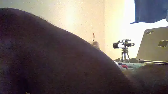 JezOne555: διαδικτυακό σόου στην κάμερα