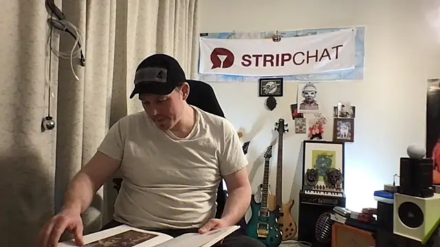 9VOLTT লাইভ XXX চ্যাট