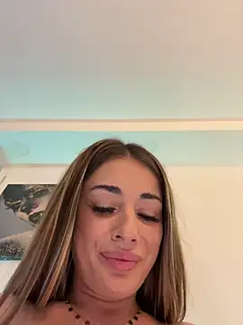 IsabellaEtthan élő XXX-chatje