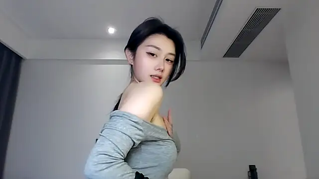 MedeLineayr 即時 XXX 聊天