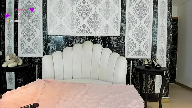 แชท XXX สดของ AngelinaAustin