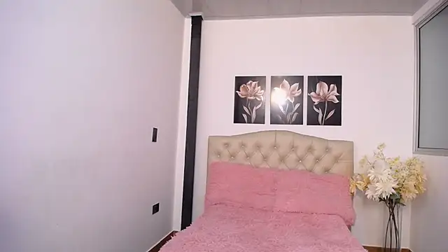 pinky_f00x Chat XXX in diretta