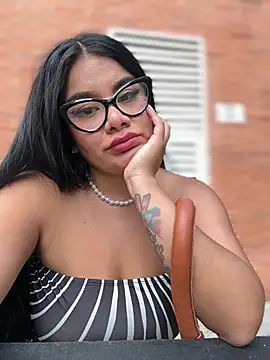 Issane_Peru Live XXX-chat