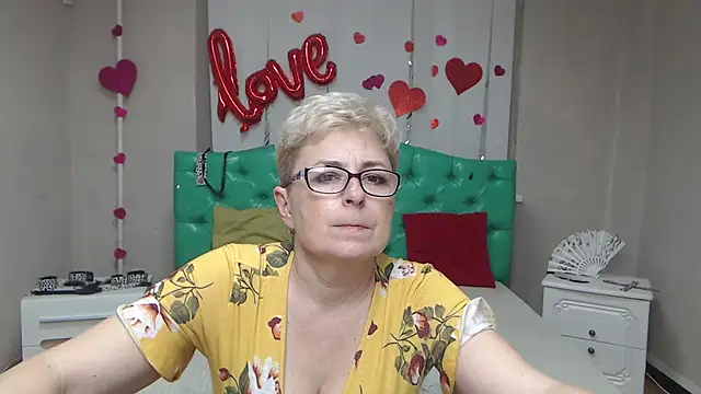 EmiliaGree: απευθείας συνομιλία ΧΧΧ