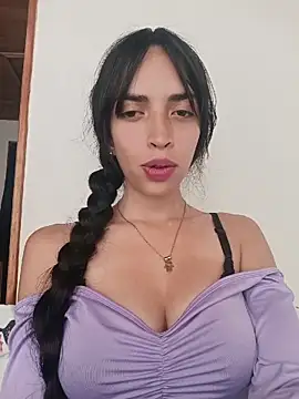 DolceLucie live XXX chat