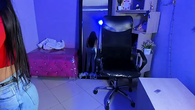 Živý XXX chat CharlotePetite_