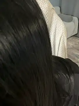 Kiss_My_Body Adlı Modelin Canlı XXX Sohbeti