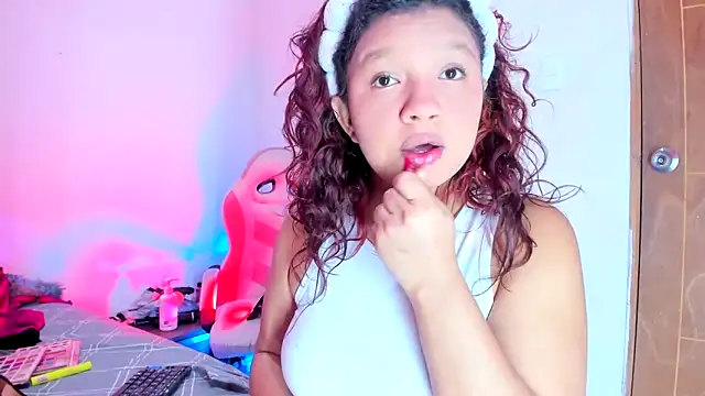 Emily_Coper18's Live XXX Chat