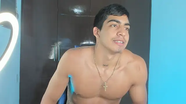 Вебкам-шоу Milo_LatinBoy