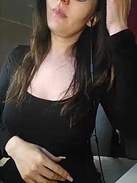 Alina_LamourのライブXXXチャット