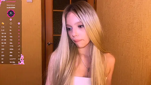 YawingSanguine's Live XXX Chat