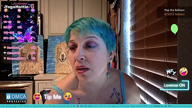 YogaHottie76: онлайн-секс-чат