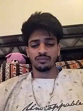 Wild_Vassu: διαδικτυακό σόου στην κάμερα