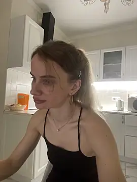 AinyrVixxen Chat XXX in diretta